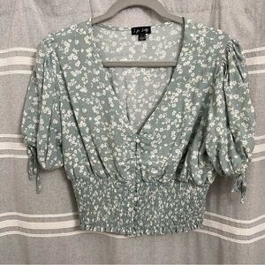 J for JUSTIFY / Floral Smocked Crop Top Size L